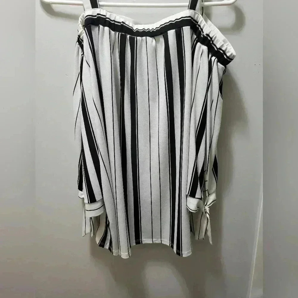 Sleeveless  top